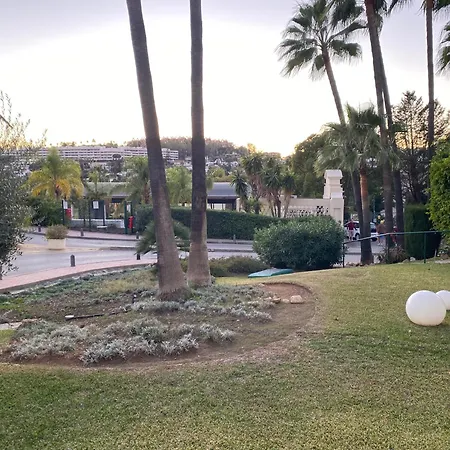 לינה וארוחת בוקר Stunning At Del Golf, 5 Stars And Frontline Golf, Porto Banus, מארבלה